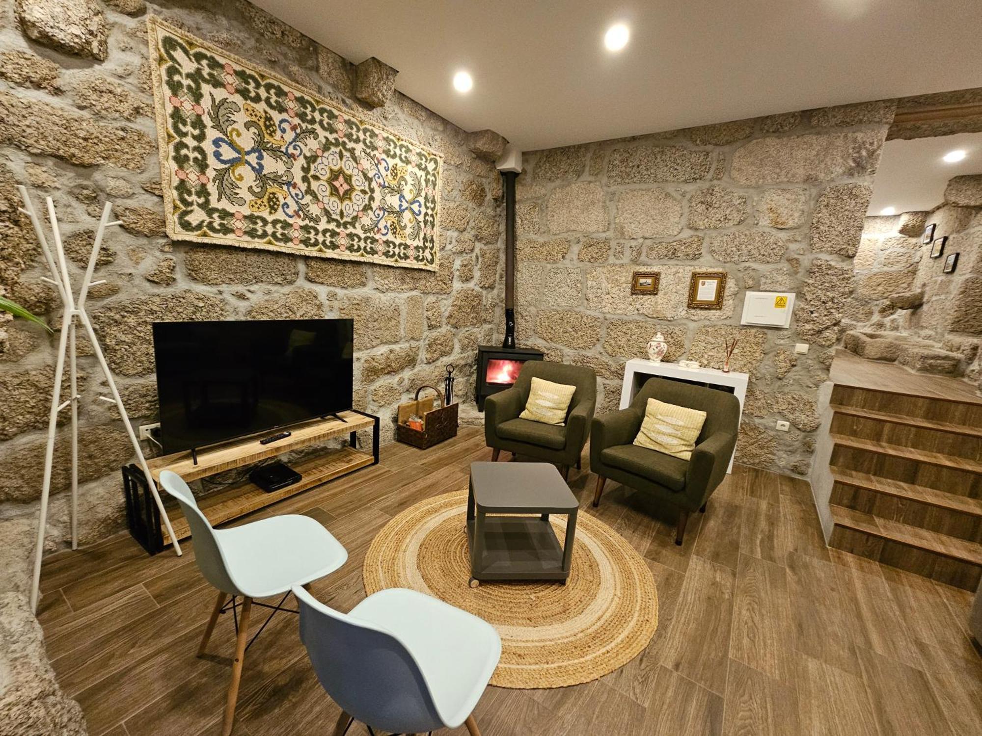 Quinta Da Casa Dos Santos - Inside Country house